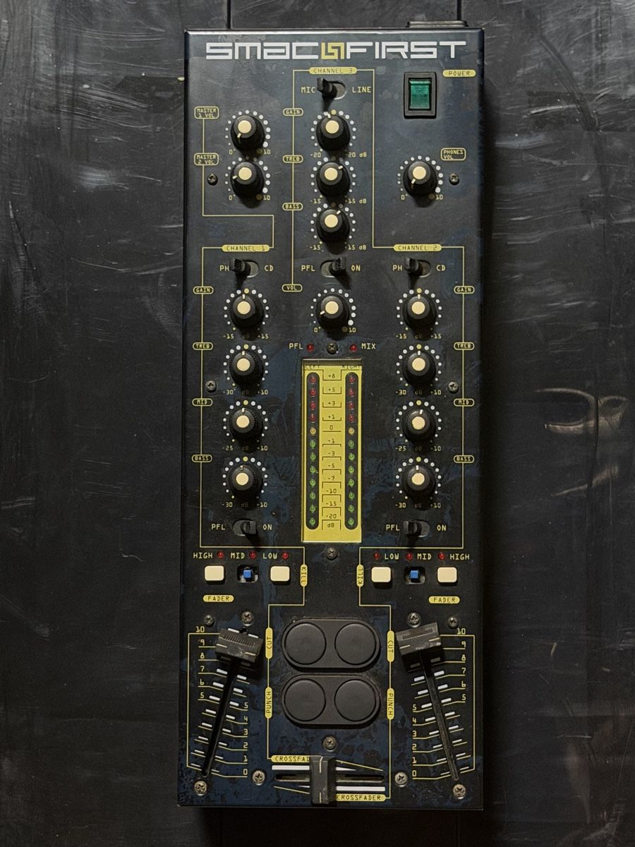 Mischpulte: Ecler Smac G First DJ Mixer, 2 canali – Gebraucht aus Camorino von CamperCommunity