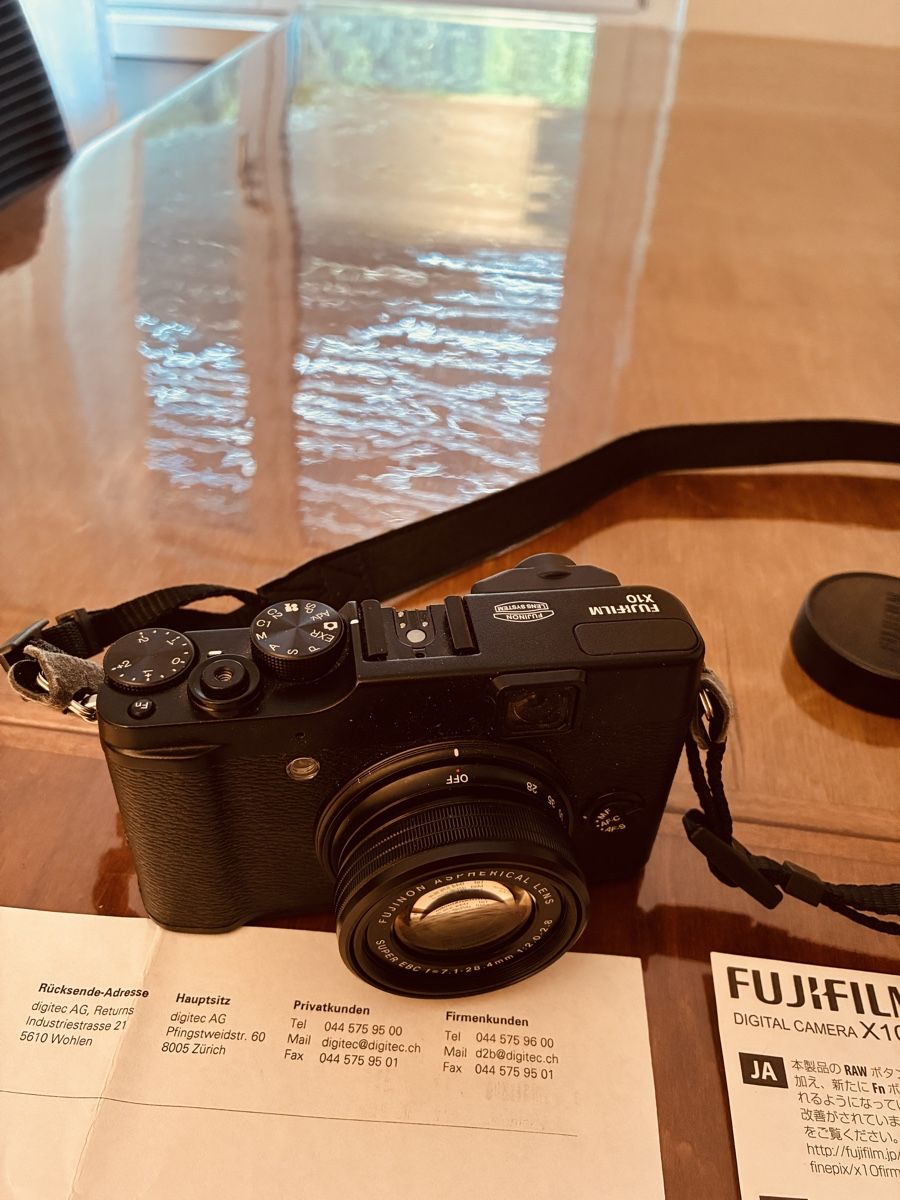 Fujifilm Fotocamera: Fujifilm X10 Digitalkamera selten gebraucht – Usato da Gümligen venduto da kathrynne