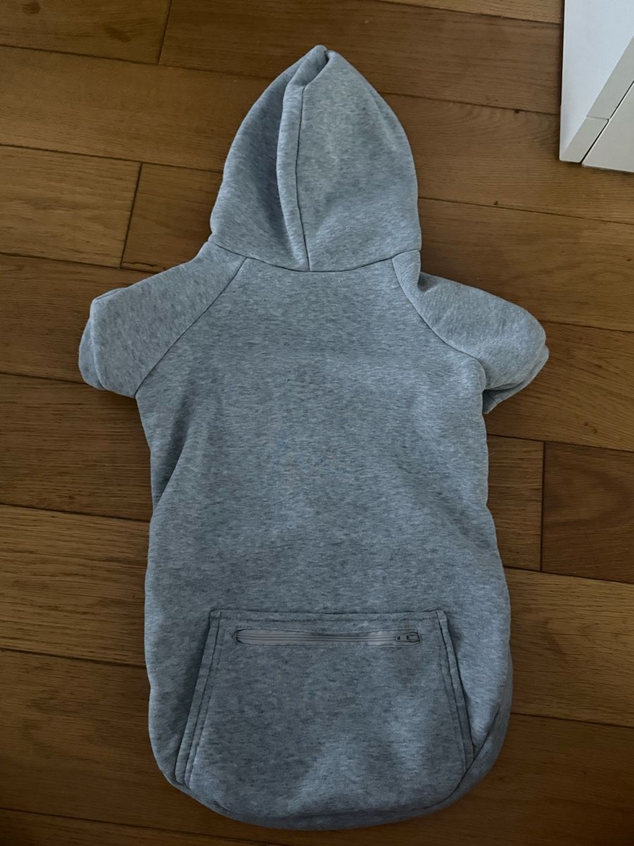 Abbigliamento: Hundekleidung 15 chf/stk – Usato da Luzern venduto da vivientth 1