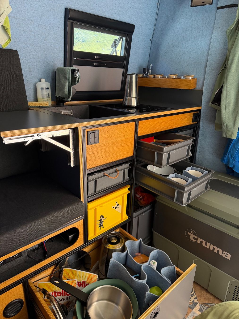 Mercedes-Benz Camping Fahrzeuge: Mercedes Sprinter 4x4 Camper – Gebraucht aus Aadorf von Gaegu 6