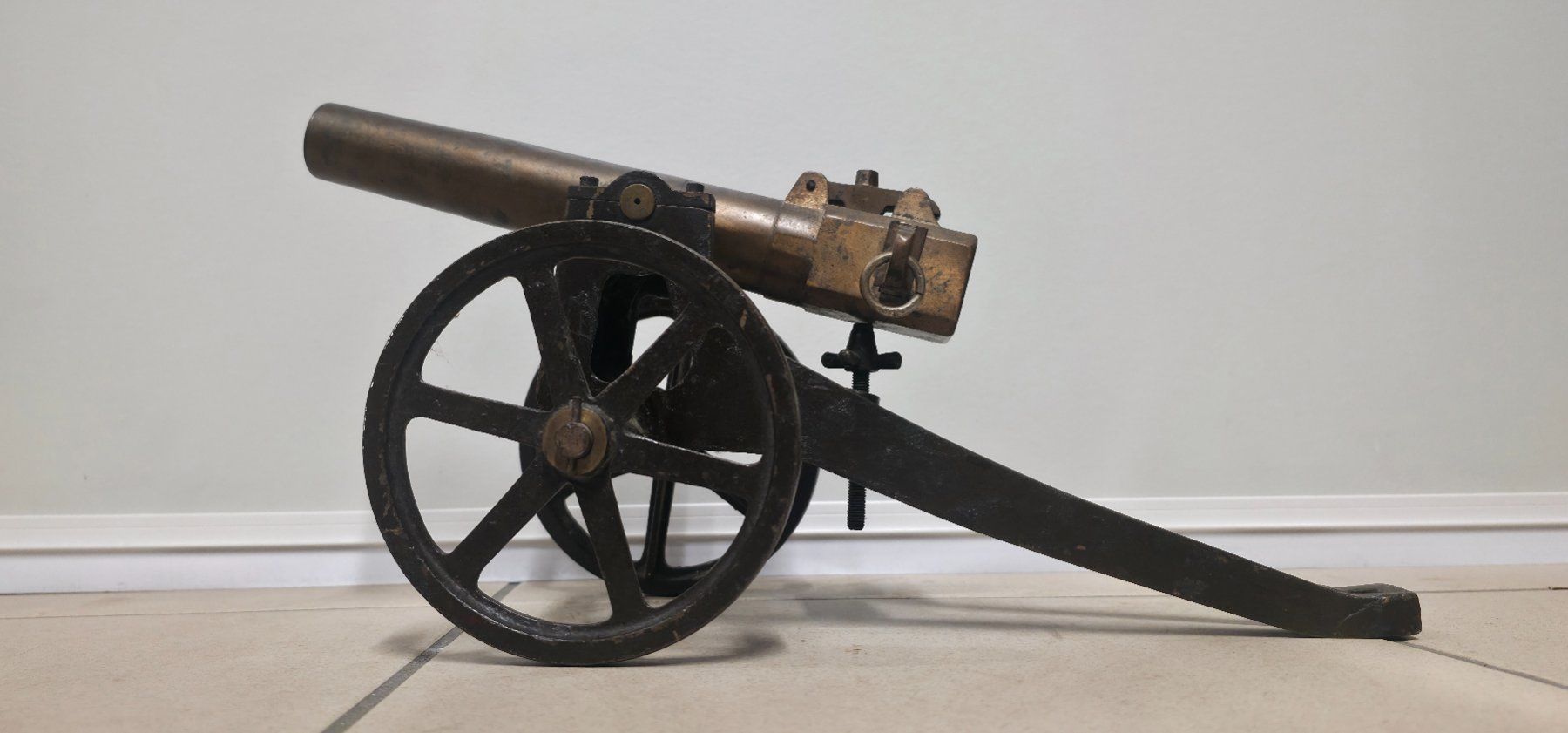 Modellbausätze & Standmodelle: Antike Miniatur Kanone, Geschütz – Gebraucht aus Zürich von spin23 2