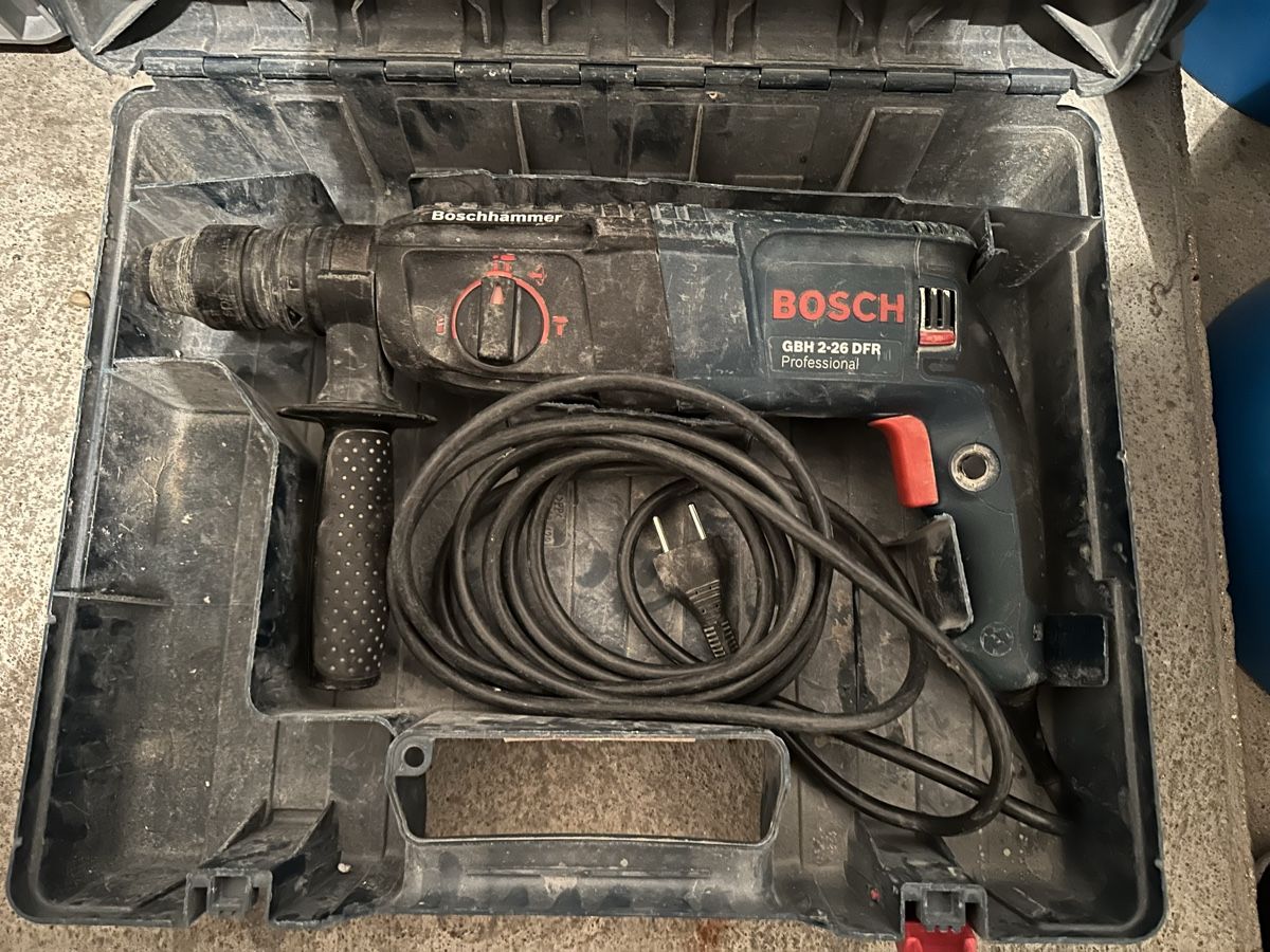 Tutte le macchine: Bosch Abbruchhammer, Winkelschleifer, Säbelsäge Set. – Usato da Neuendorf venduto da hakan010 2
