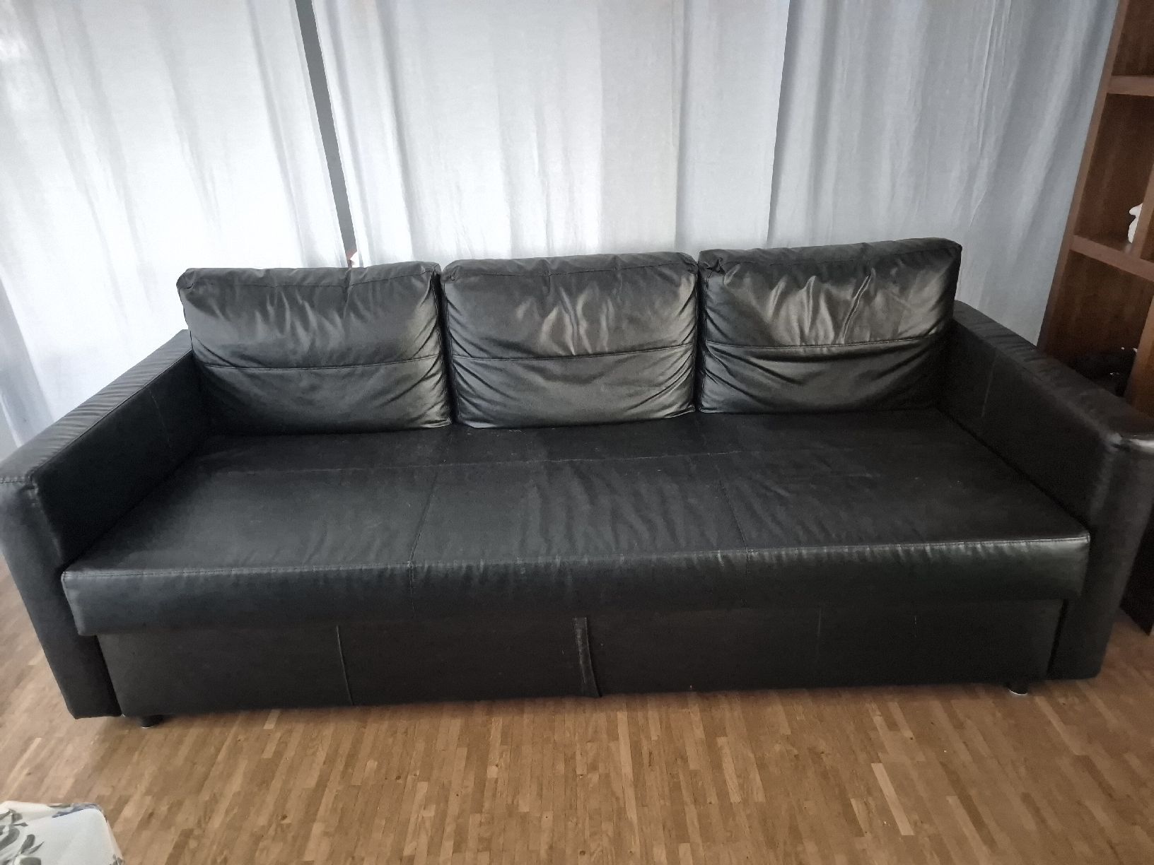 Sofas: Seldome used Stylish Black Leather sofa – Gebraucht aus Zürich von lie_6mdx