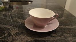 Lilien Porzellan Tasse mit Unterteller  VIOLETT