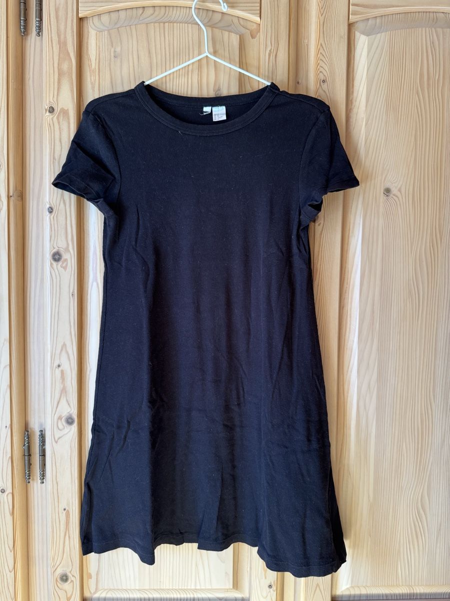 H&M Vestiti: Schwarzes T-Shirt Kleid – Usato da Hergiswil NW venduto da kaufe_bei_kaufmann