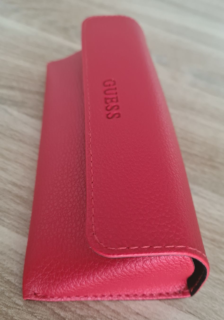 Guess Occhiali & Lenti: (ORIGINAL) ÉTUI lunettes rouge "Guess" – Nuovo e nell'imballaggio originale da Etoy venduto da MyStyleMyMode 7