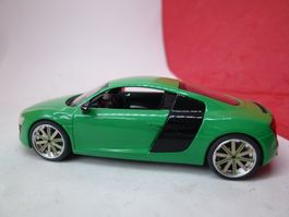 AUDI R8  - grün - super Modell - WOW ! von  schuco