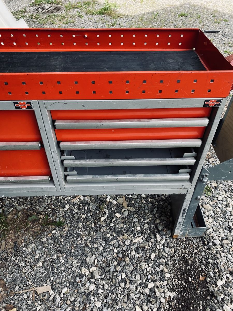 Würth Tutti gli attrezzi: Atelier pour bus : Établi Wurth robuste avec étau intégré – Usato da La Roche FR venduto da Pouchta_yqk9 1