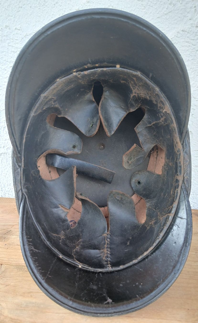 Schweizer Armee Uniformen: Tschako mod.98 mitrailleur  – Gebraucht aus Sciernes-d'Albeuve von Dojo004 4