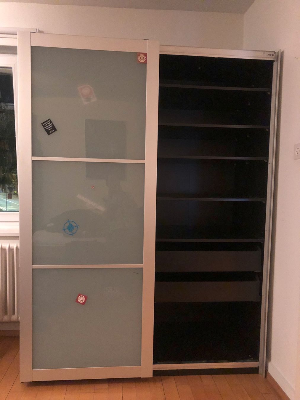 Armoires: Kleiderschrank – D'occasion à Zürich par niborgen
