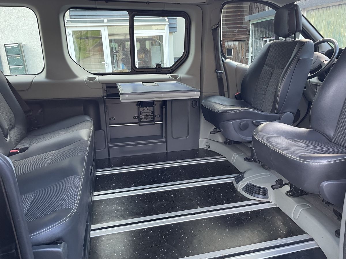 Renault Veicoli da campeggio: Renault Trafic Generation 2.0 dCi 115 Evado – Usato da Erschwil venduto da Jerosso 9