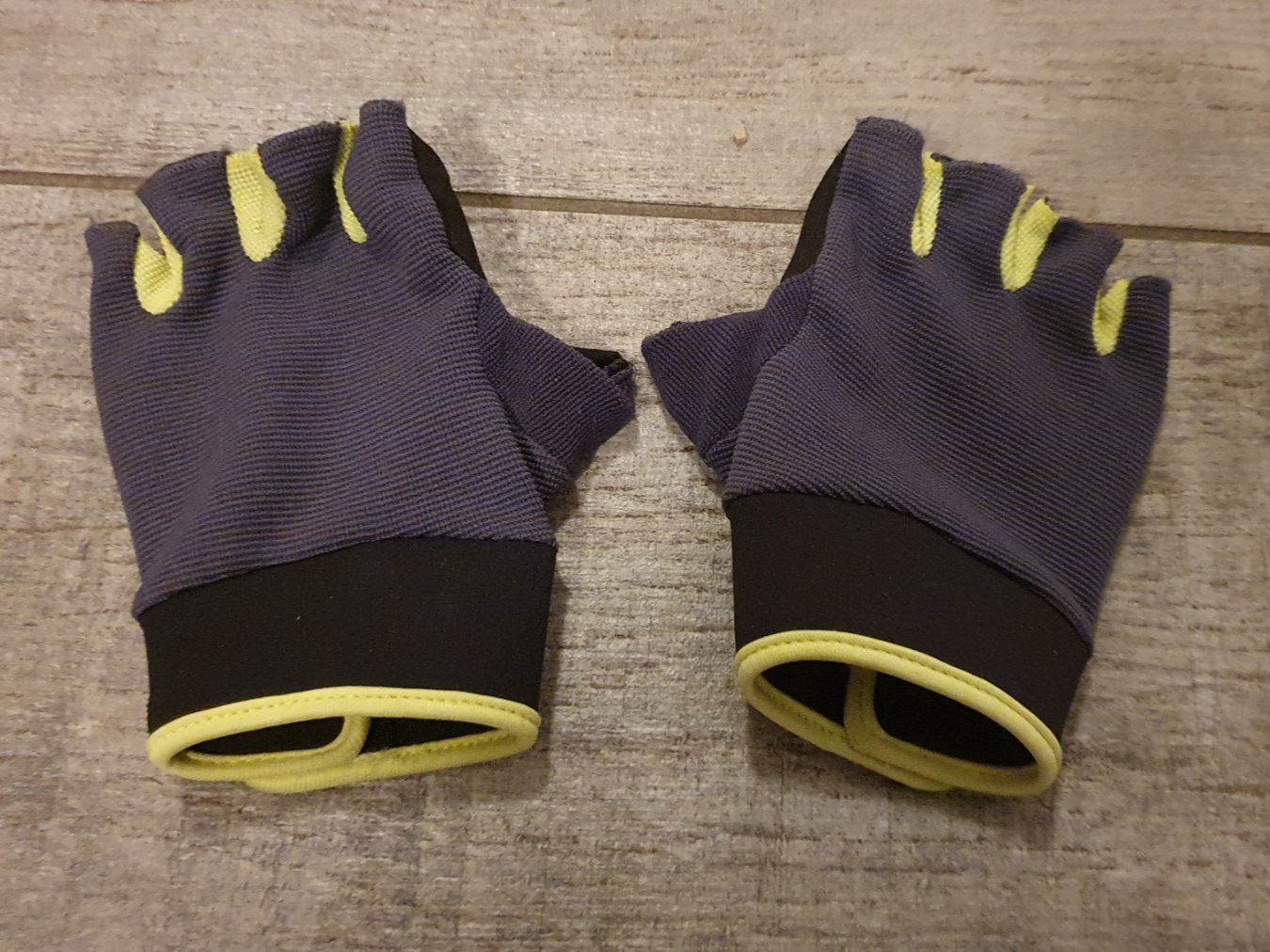 Decathlon Guanti: Gants de vélo enfant – Usato da Bure venduto da elis8