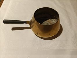 Alter Kochtopf mit Griff