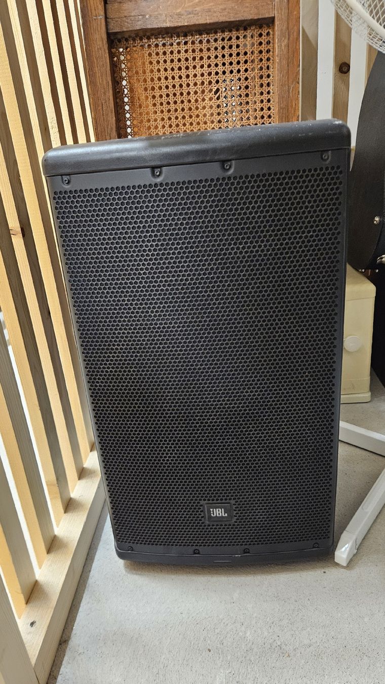JBL Casse acustiche: JBL / EON612 – Usato da Pfeffikon LU venduto da DanyBK