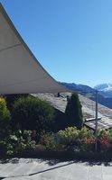 1 grosses Sonnensegel mit Zubehör für Terrasse