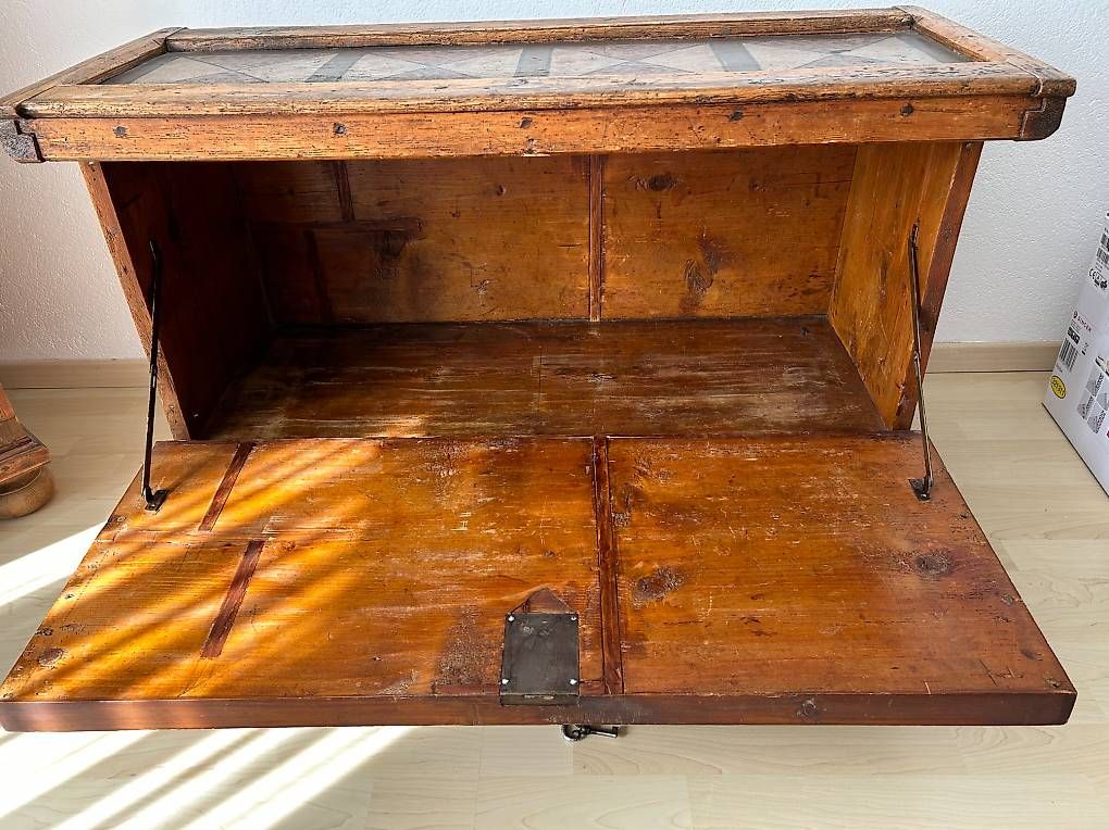 Cassapanche: Holztruhe antik – Usato da Einsiedeln venduto da Marvin60 1