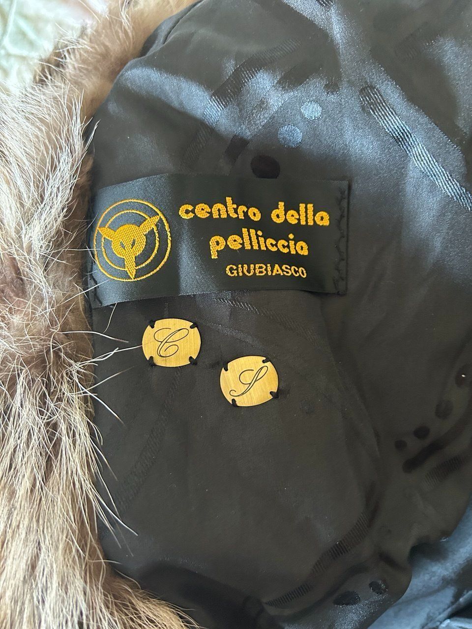 Cappotti: Pelliccia di marmotta – Usato da Giubiasco venduto da LorisVale 2