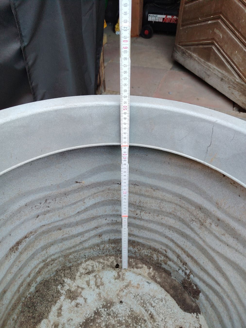 Blumentöpfe: Blumentöpfe hellgrau Durchmesser ca. 60cm gebraucht 2stk. – Gebraucht aus Malans GR von nig_nk8t 3
