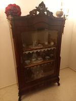 Antiker Nussbaumschrank