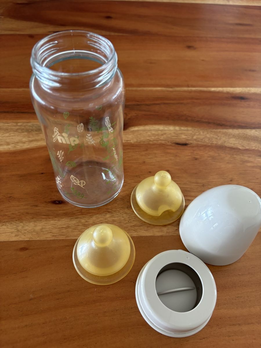 Pasti del neonato: NIP, Glasflasche mit 2 Saugern und Deckel – Nuovo (secondo la descrizione) da Uhwiesen venduto da FehrN 1