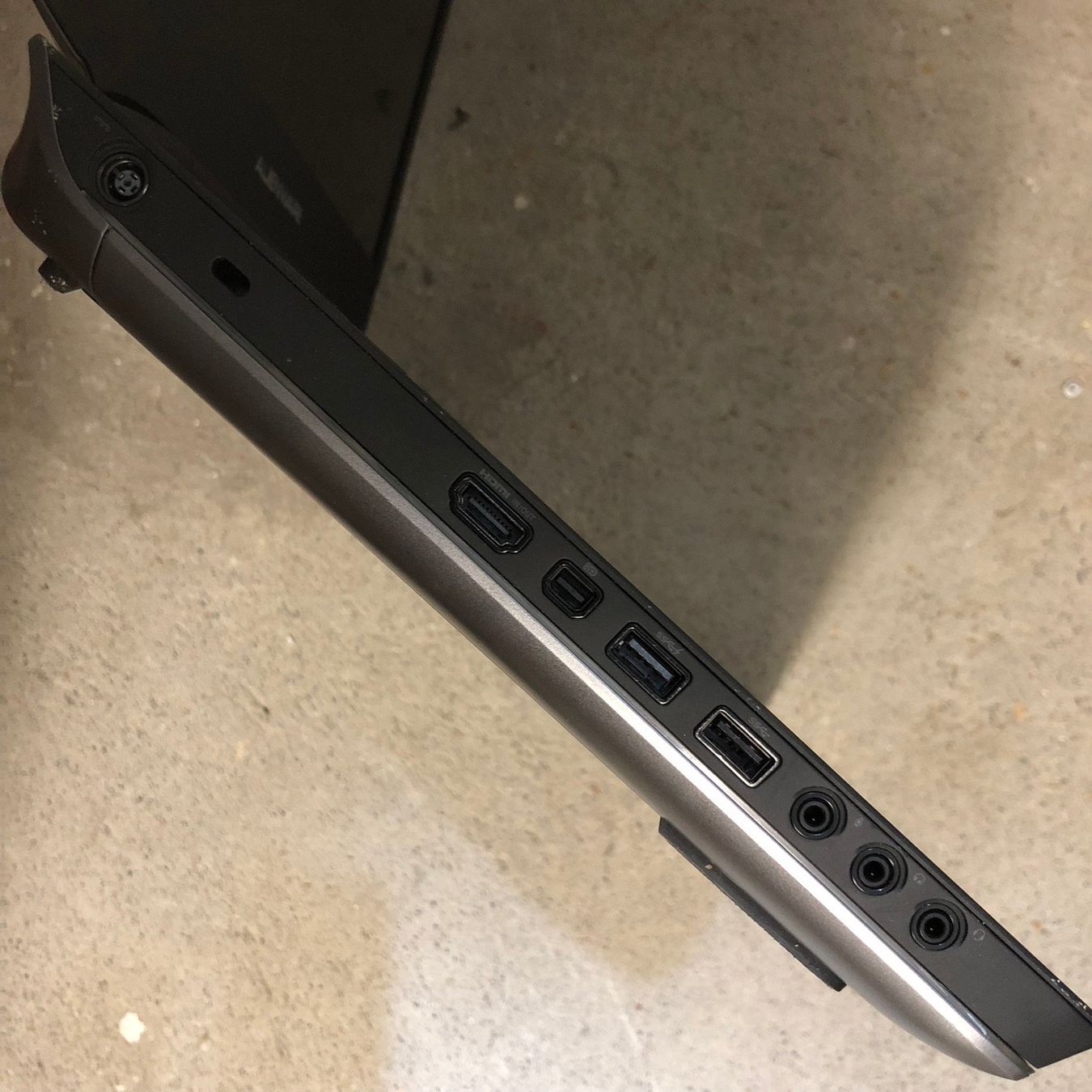 Alienware Notebooks: Laptop ALIENWARE 17 (Dell) defekt – Defekt aus Hinterkappelen von atomschnee 7