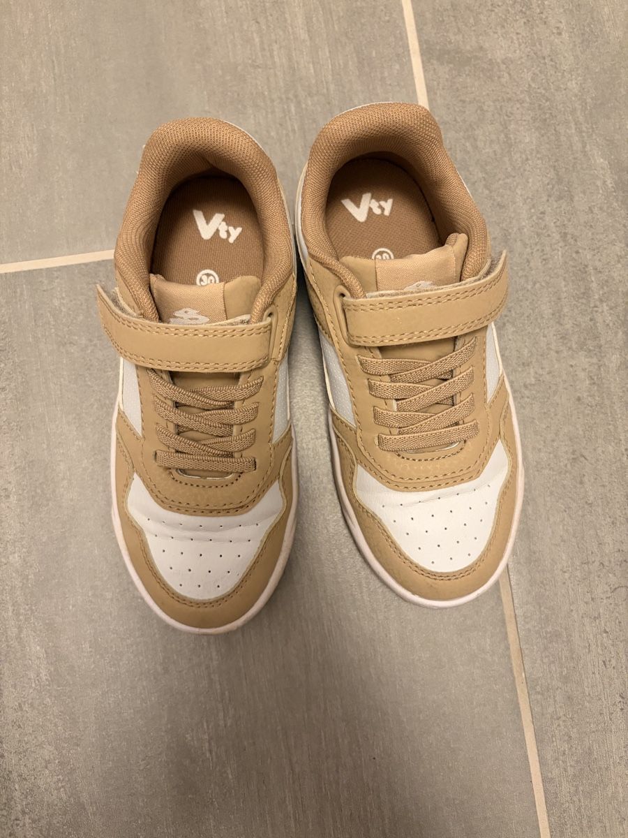 Dosenbach Schuhe für Jungen: WIE NEU - Sneakers – Neu (gemäss Beschreibung) aus Magden von Rosenzweig