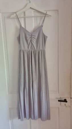Neues, elegantes Sommerkleid in zartem Lila, Gr. 36 🌸
