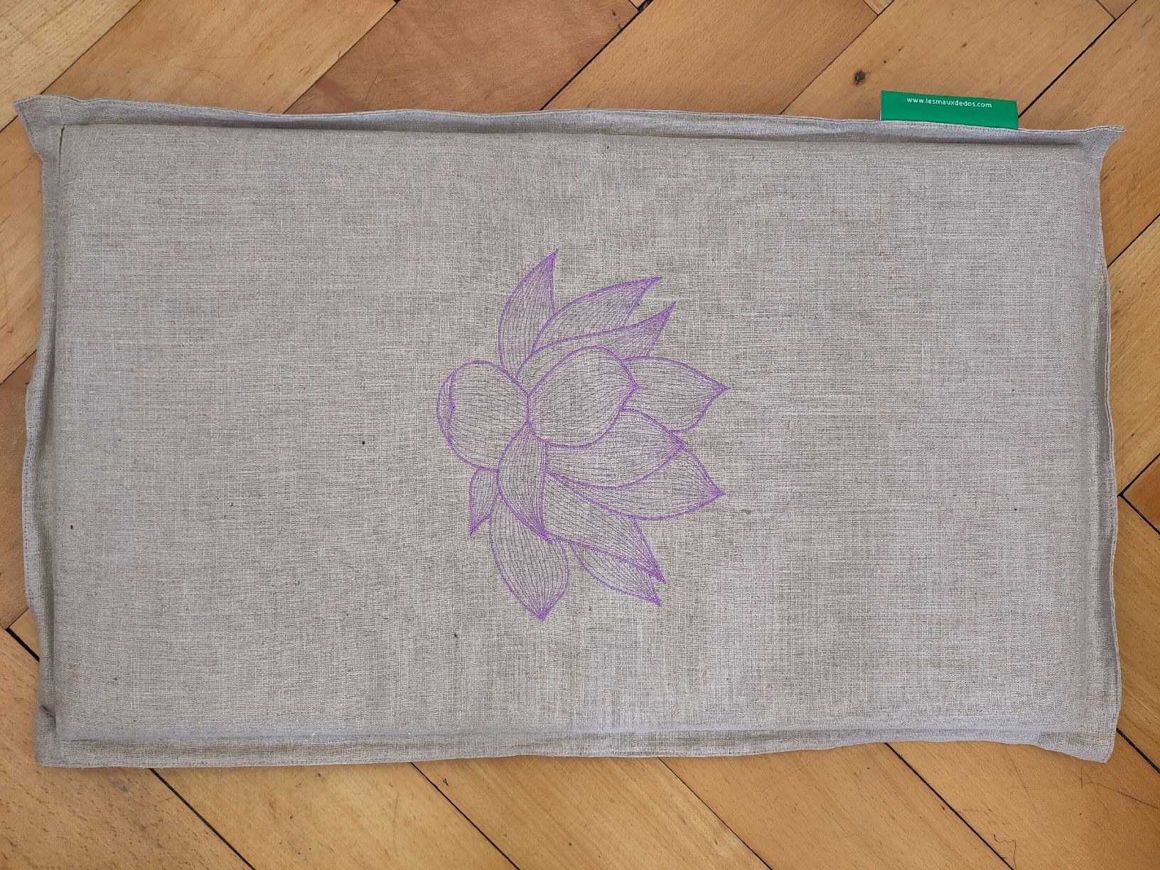 Massagegeräte: Tapis de massage Champ de fleurs et coussin – Neu (gemäss Beschreibung) aus Le Locle von cor_l7nw 1