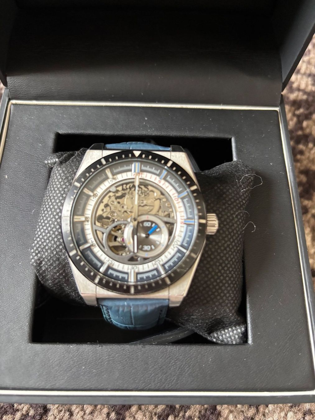 Hugo Boss Uhren: Hugo Boss Automatik Uhr – Gebraucht aus Pfäffikon ZH von RawanSeyfi