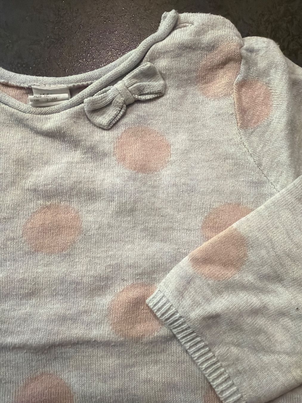 H&M Maglioni & Felpe: H&M Pullover; grau rosa Punkten Gr. 86 – Usato da Brüttisellen venduto da val_r8g6 1