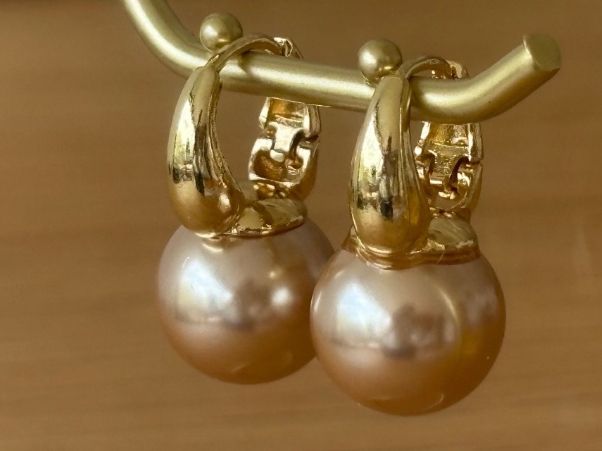 Ohrringe & -stecker: Luxus Elegante Ohrstecker  Kunstperlen Farbe: Gold – Neu (gemäss Beschreibung) aus Biel-Bienne von Roserosse13 4