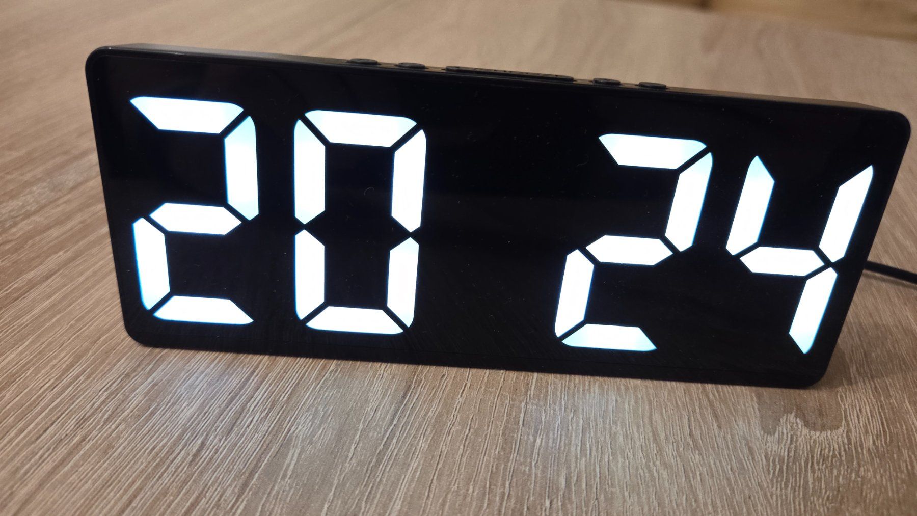 Orologi: Digitaler Wecker mit Spiegel-Display, USB-Anschluss – Usato da Adlikon b.Regensdf venduto da ChriZ86 4