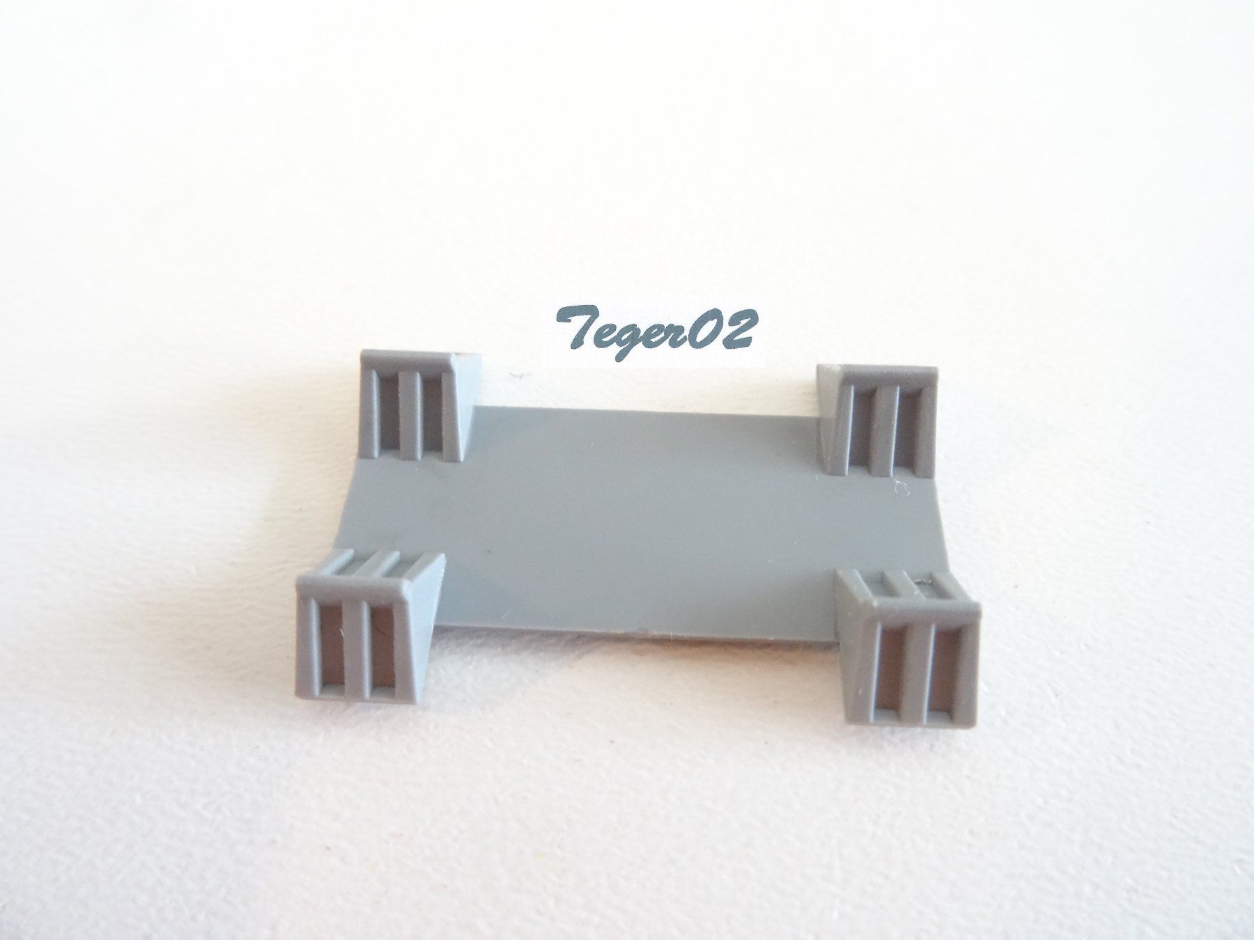 Märklin Modelleisenbahnen: Märklin H0 E107 423 Haltekeil zu Hupac-Wagen – Neu (gemäss Beschreibung) aus Hochdorf von Teger02