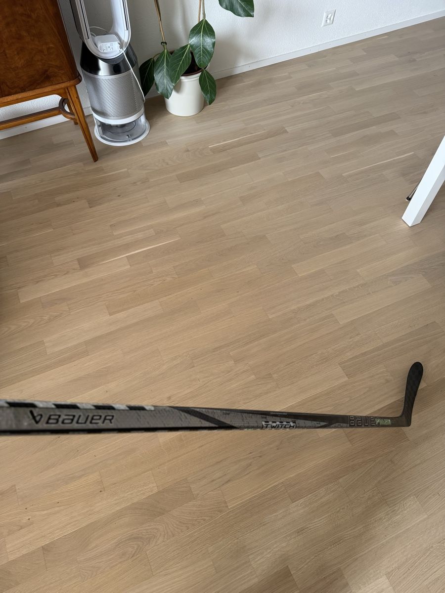 Bauer Bastoni & Pale: Bauer Twitch Pro Custom Icehockey Sticks – Usato da Dübendorf venduto da dan_7mxl 2