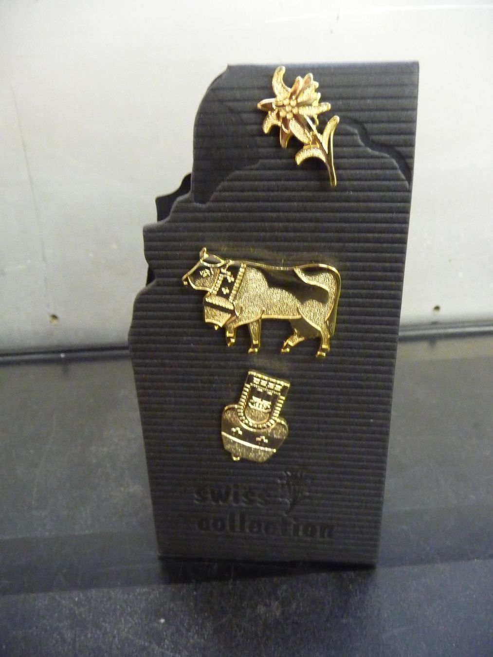 Placchette & Badge: 3 Pin Swiss Collection – Usato da Rafz venduto da Powacaddy