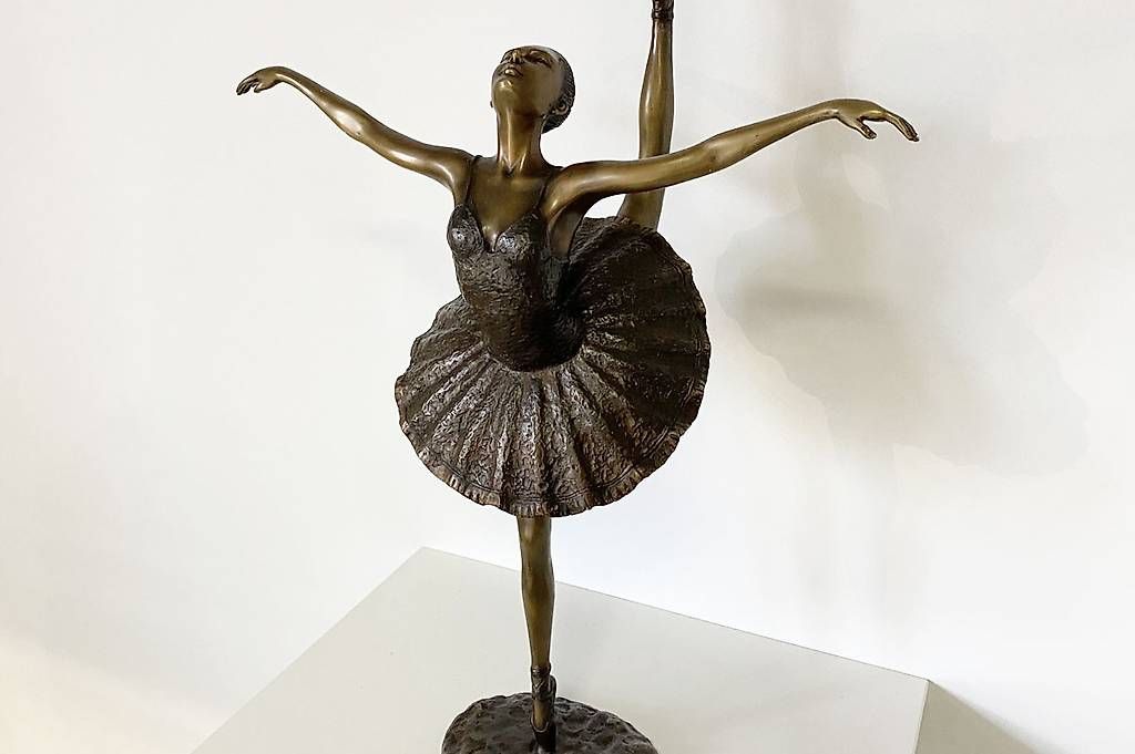 Sculture & Statue: Bronzefigur, stehende Ballerina – Nuovo (secondo la descrizione) da Ballwil venduto da ClassicGallery 1