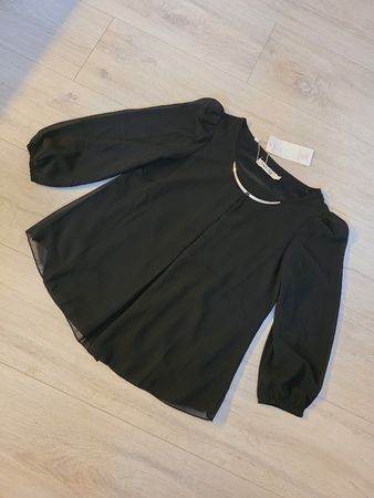 Schwarze Bluse mit schickem Kragen. Gr. S, neu