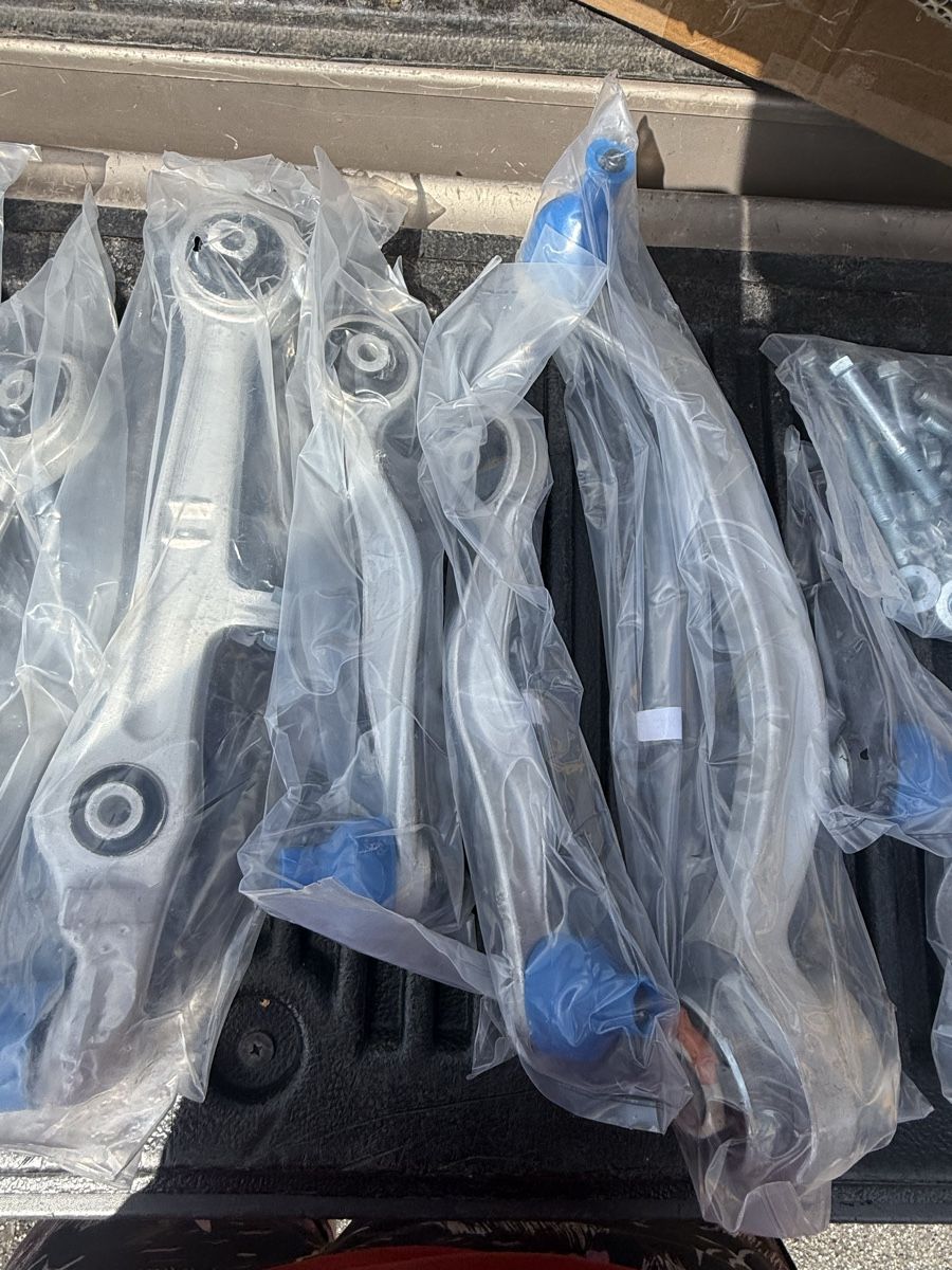 Audi Alle Autoersatzteile: Querlenkersatz inkl Schrauben Audi – Neu und originalverpackt aus stans von zie_m2nf 1