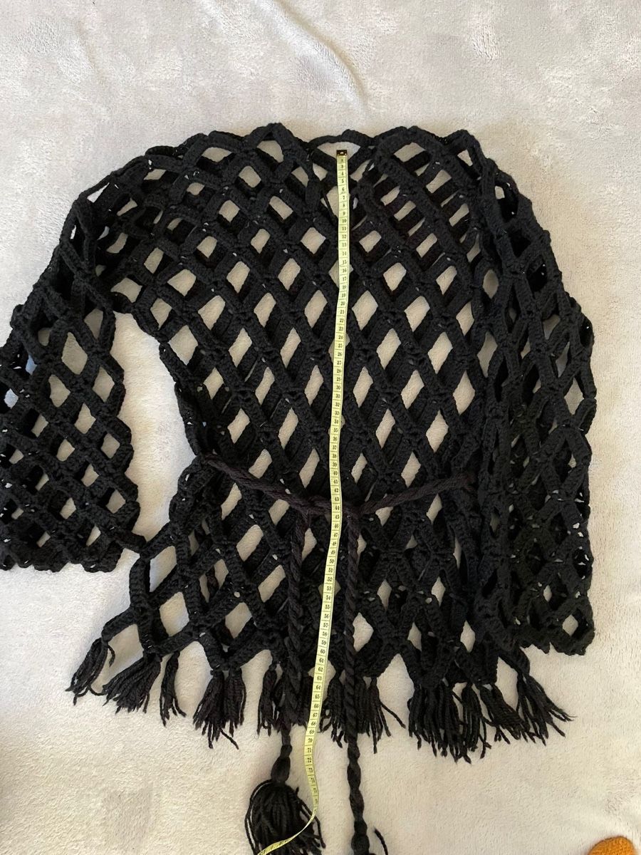 Bolero: Tunique en laine ajourée noire à franges, crocheté – Nuovo (secondo la descrizione) da Vuippens venduto da ale_6gkb 1