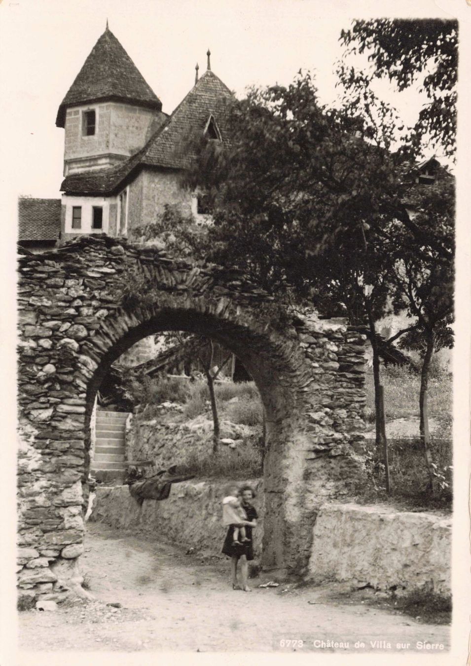 Cartoline postali: Chàteau de villa sur sierre G – Usato da Biasca venduto da Blenio71