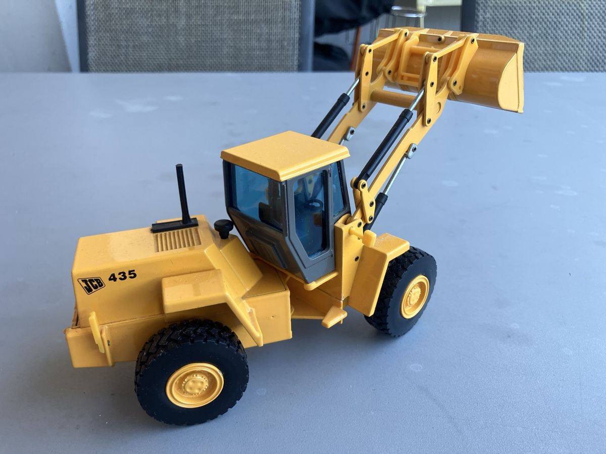 Joal Kit di modellismo & Modellini statici: Chargeur sur pneus JCB 435 modèle réduit – Usato da sion venduto da orchikorchik 1