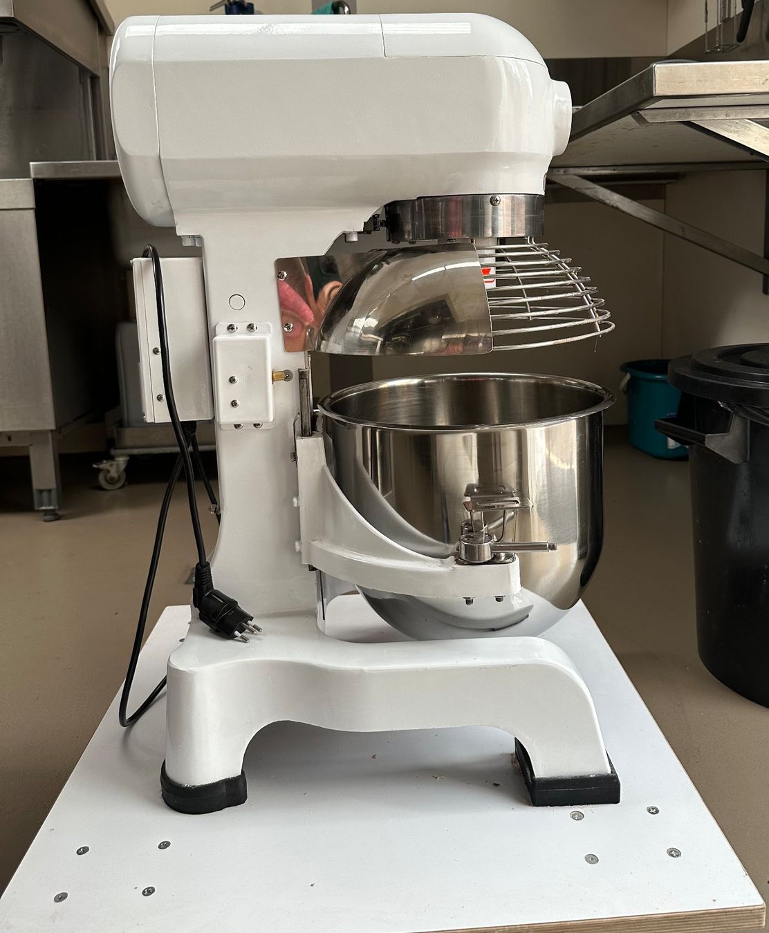 Appareils de cuisine: Planetrührmaschine 7.5 Kg – D'occasion à Luzern par inf_tx2h 1