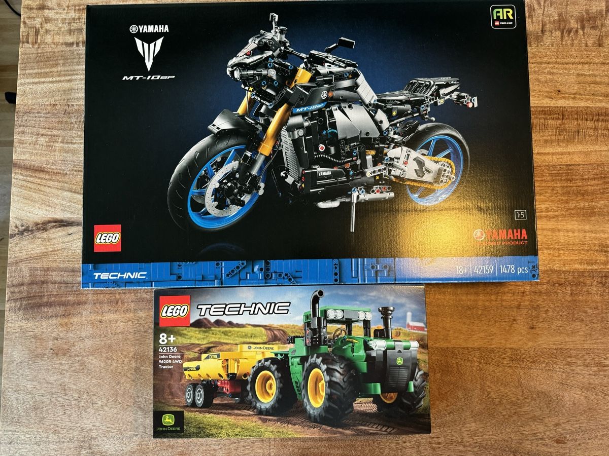 Lego Baukästen: NEU: Lego technic Yamaha 42159 & John Deere 42136 – Neu und originalverpackt aus Zürich von