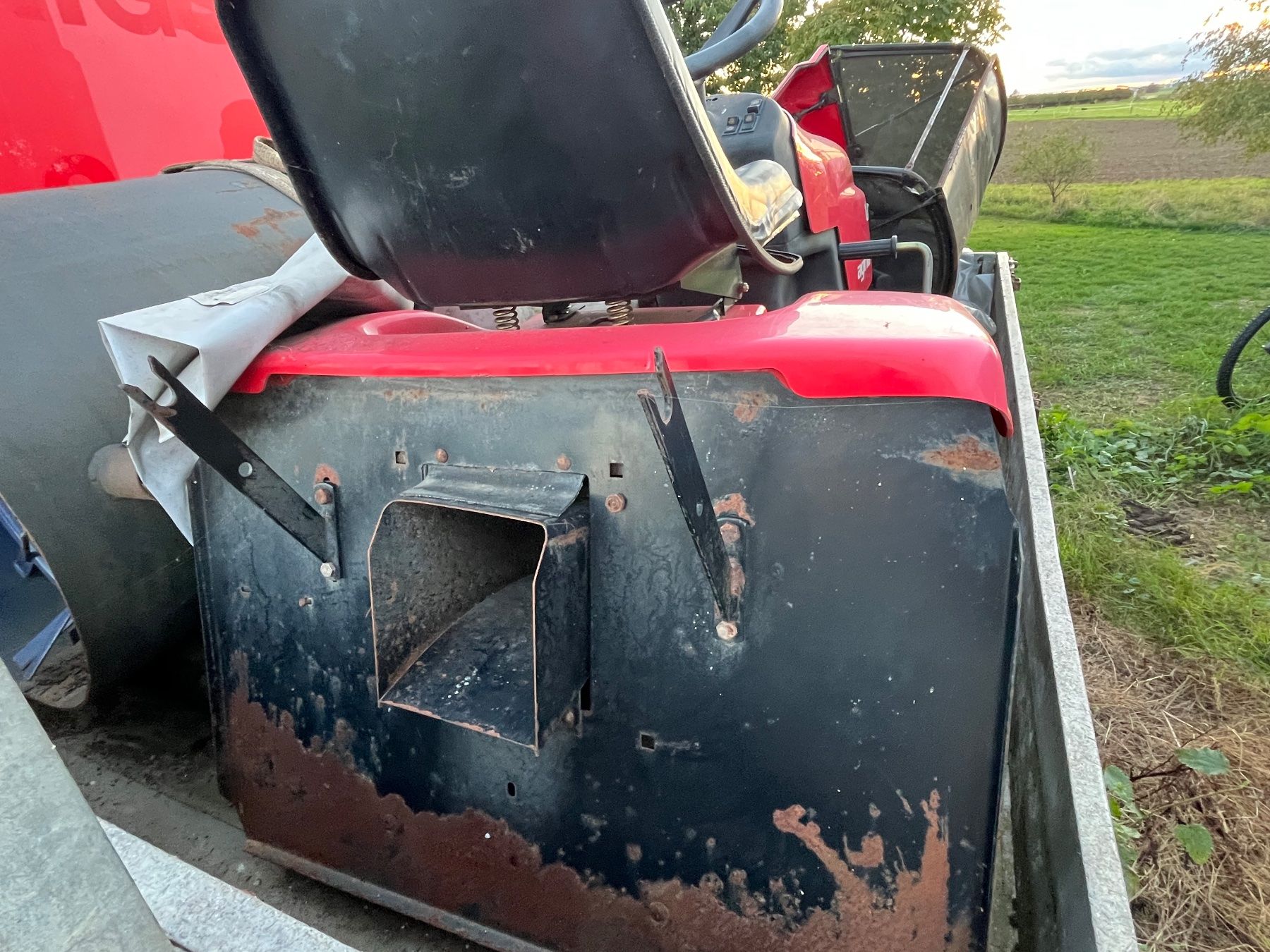 Rasenmäher: Rasenmäher Rasen -Traktor – Gebraucht aus Niederbipp von ARFIA 3