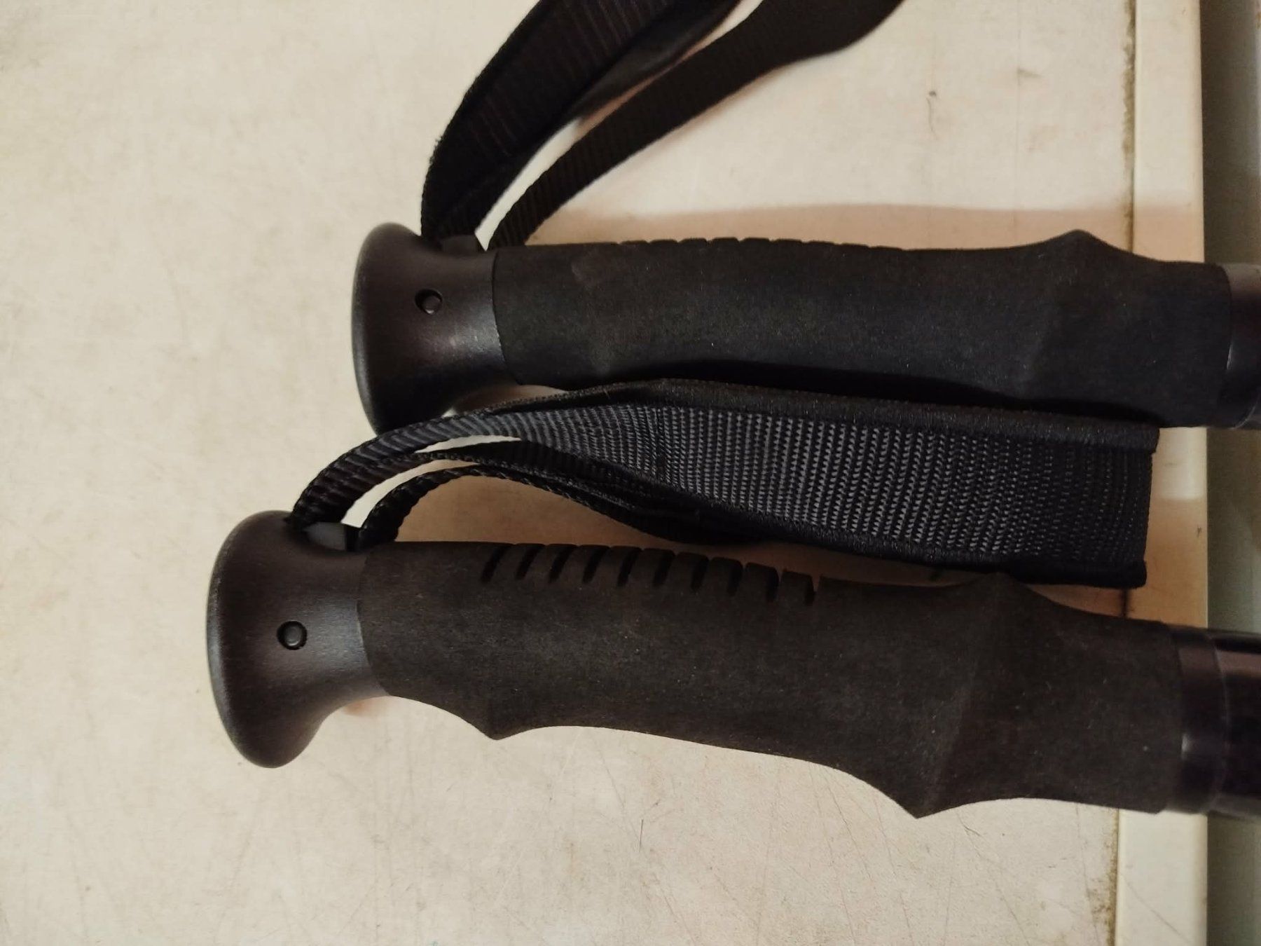 Altri accessori: Bâton de marche randonnée – Usato da La Chaux-de-Fonds venduto da Emmaus2300CDF 2