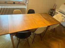 Esstisch aus Holz ausziehbar gebrauchter Zustand