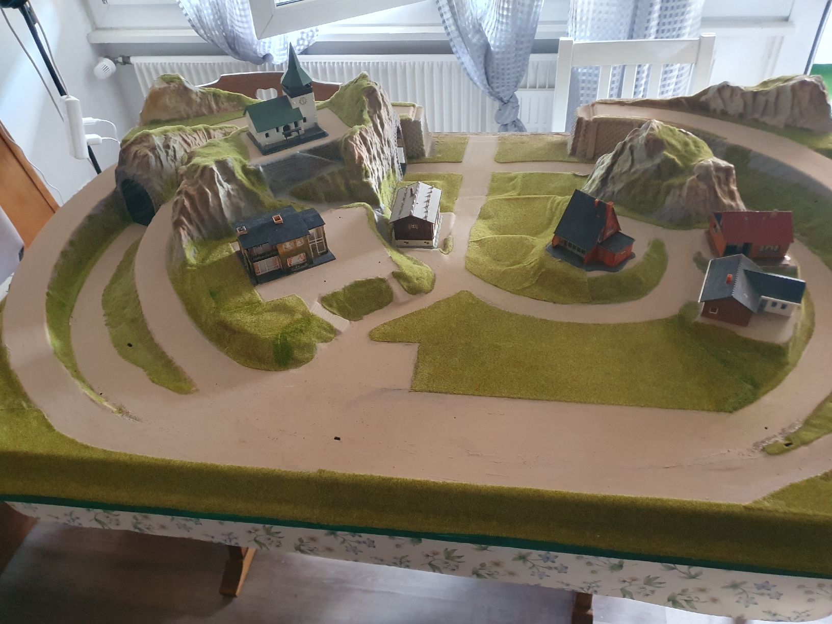 Noch Modelleisenbahnen: Fertiggelände H0 – Gebraucht aus Belp von Liacheyenne 3