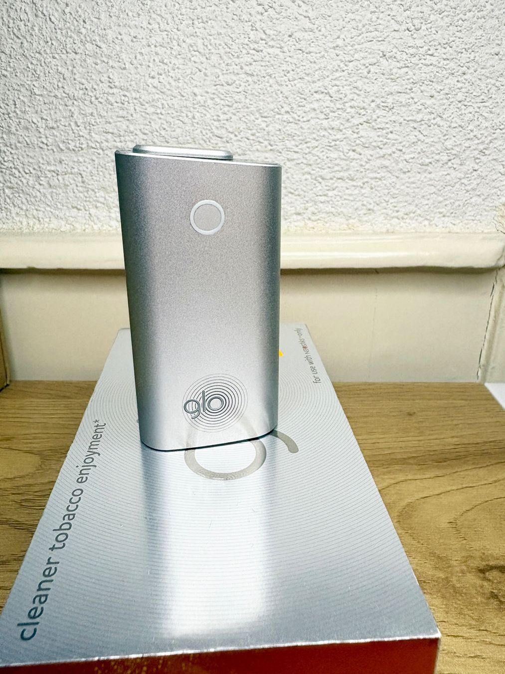 Glo Altri Prodotti per fumatori: Glo ( NEU OVP ) Silberfarbe – Nuovo e nell'imballaggio originale da Rorschach venduto da Manuel-Zeno 1