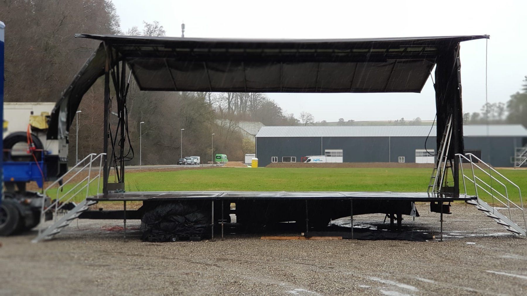 Sonstige Dekorationen & Accessoires: Mobile Bühne 9.5 x 6.5 m – Gebraucht aus Eiken von Skylight