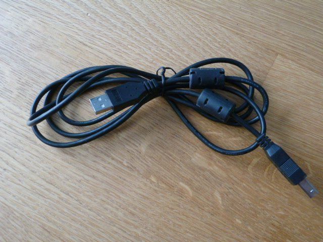 Cavi: USB-Kabel mit Stecker-Typ A und B – Usato da Sarnen venduto da Ver01dg